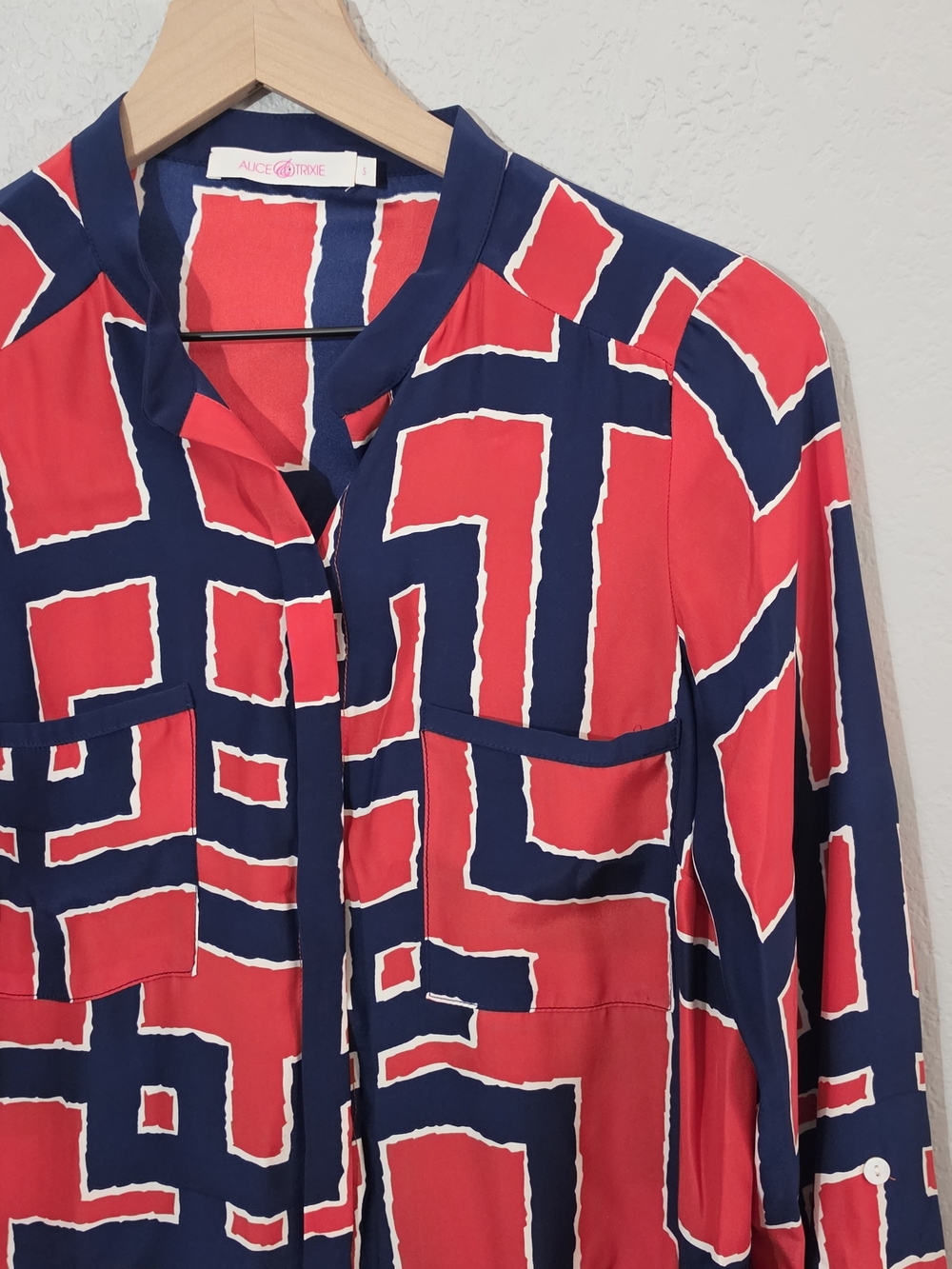 Alice & Trixie Red and Navy Geometric Button-Front Blouse Womens Small - Picture 2 of 8